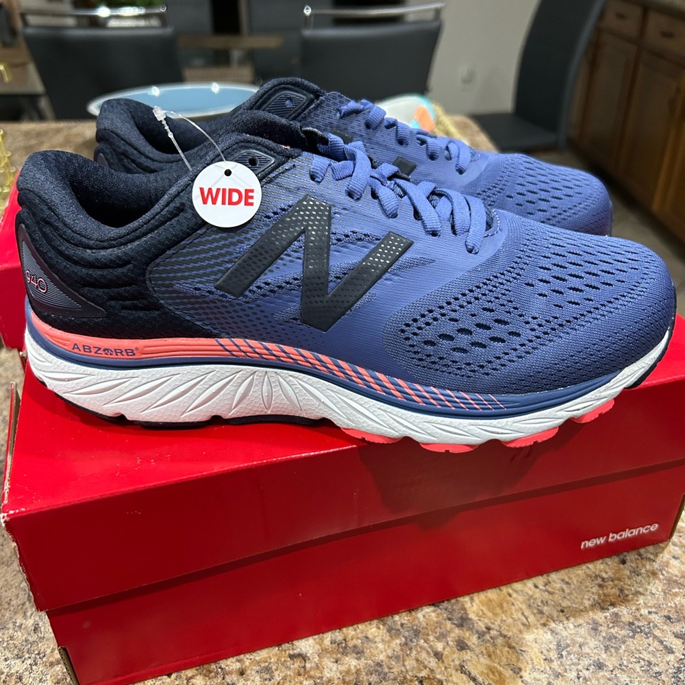New Balance 940 v4 Running Shoe Women's Size 9.5 Wide  (2E)  New with Box
